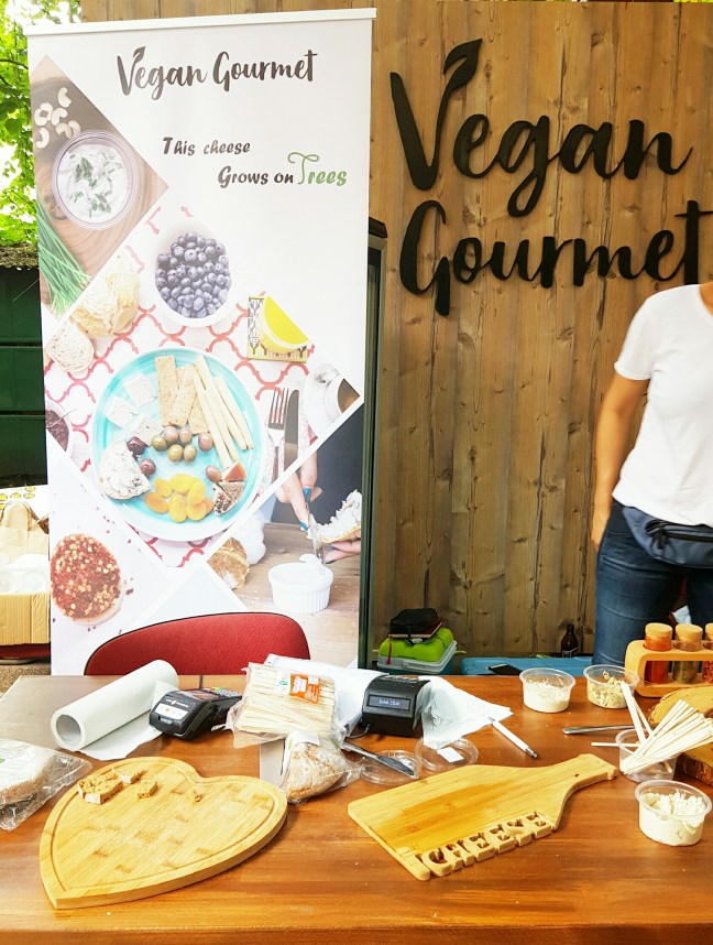 Vegan Gourmet vegan cruelty-free nuci de caju brânză vegană din caju Vegan Gourmet vegan cruelty-free nuci de caju brânză vegană din caju