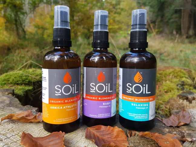 SOiL - Uleiuri organice pentru masaj și relaxare - Relaxing, Arnica Athletic și Baby vegan și cruelty-free SOiL - Uleiuri organice pentru masaj și relaxare - Relaxing, Arnica Athletic și Baby vegan și cruelty-free